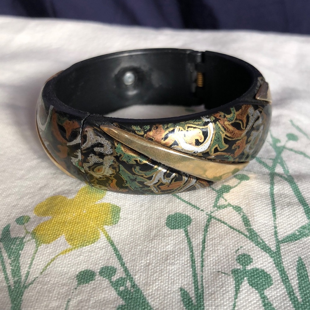 Vintage clasp bangle from the 80’s